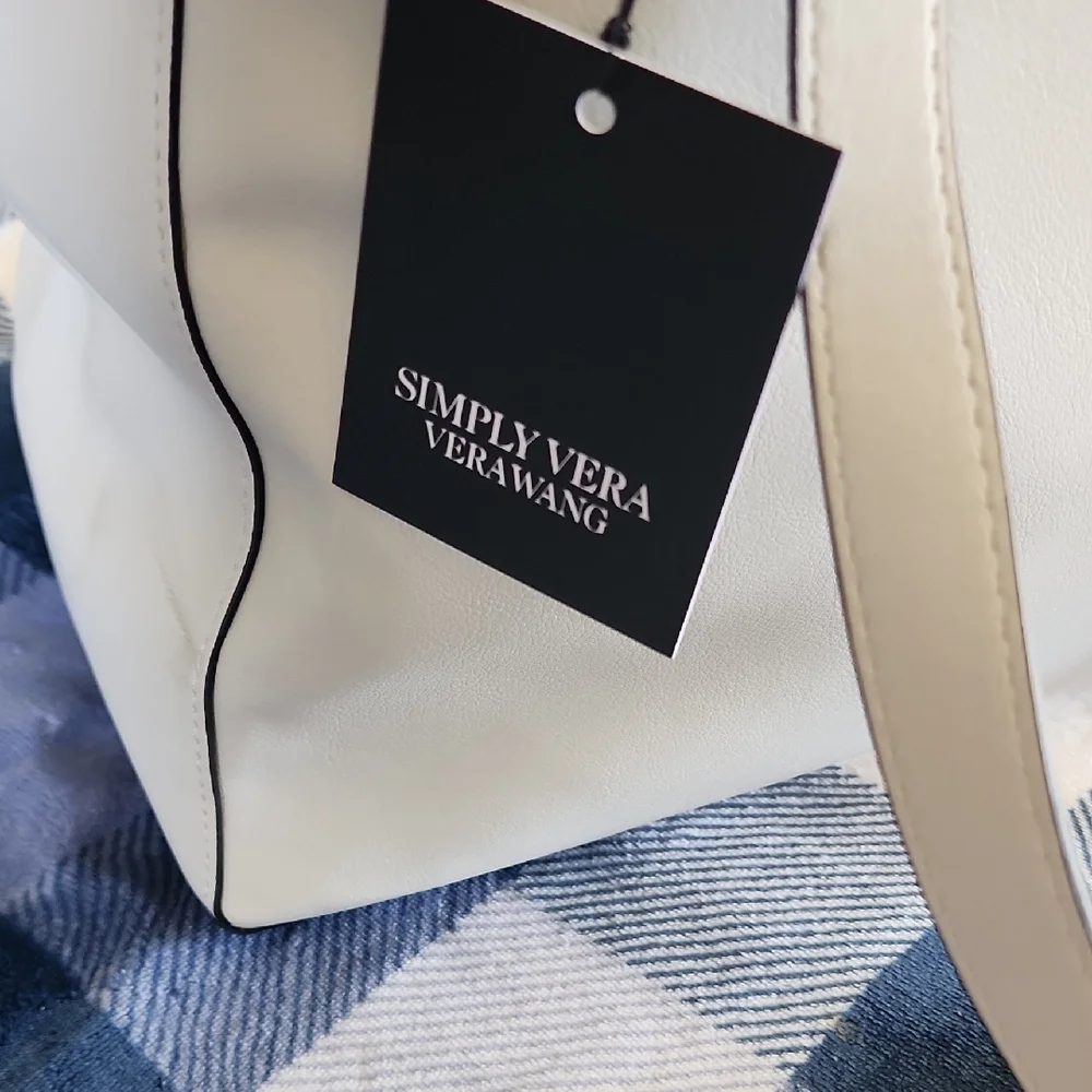 Simply Vera Vera Wang White Tote Bag - Picture 2 of 13